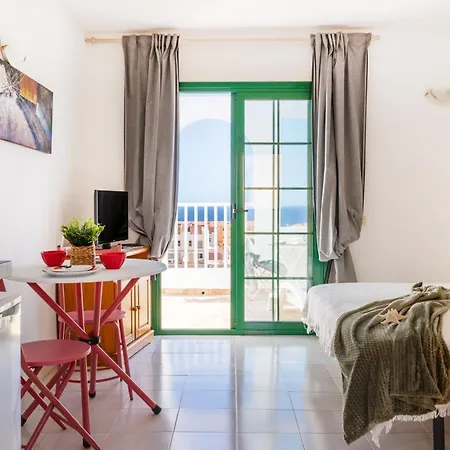 Апартаменты Caleta Paraiso Sea View 137 Коста-де-Антигуа